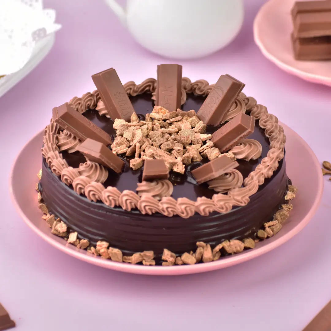 item-667ab63d06469 Kitkat Cake - Image 1